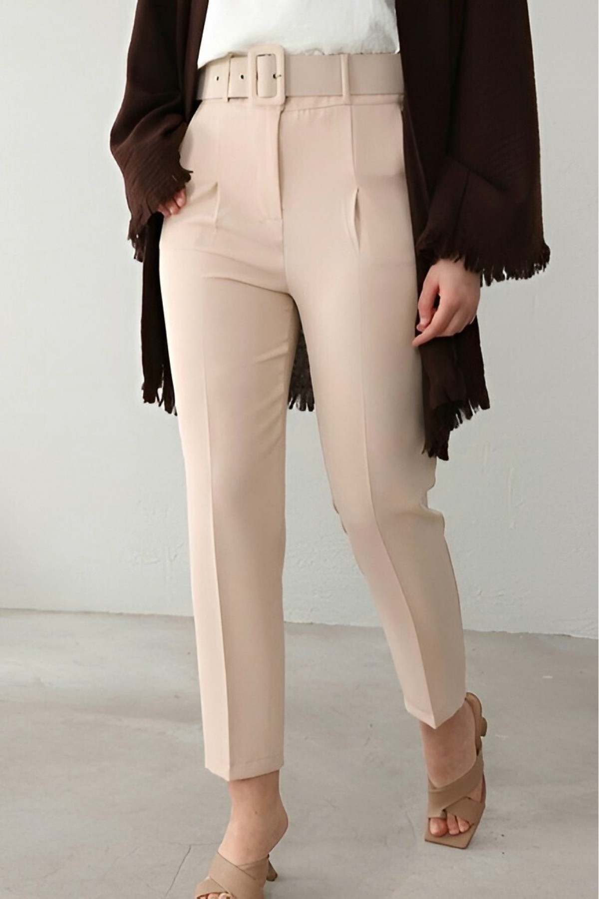 Thick Belted Fabric Trousers  -Cream color