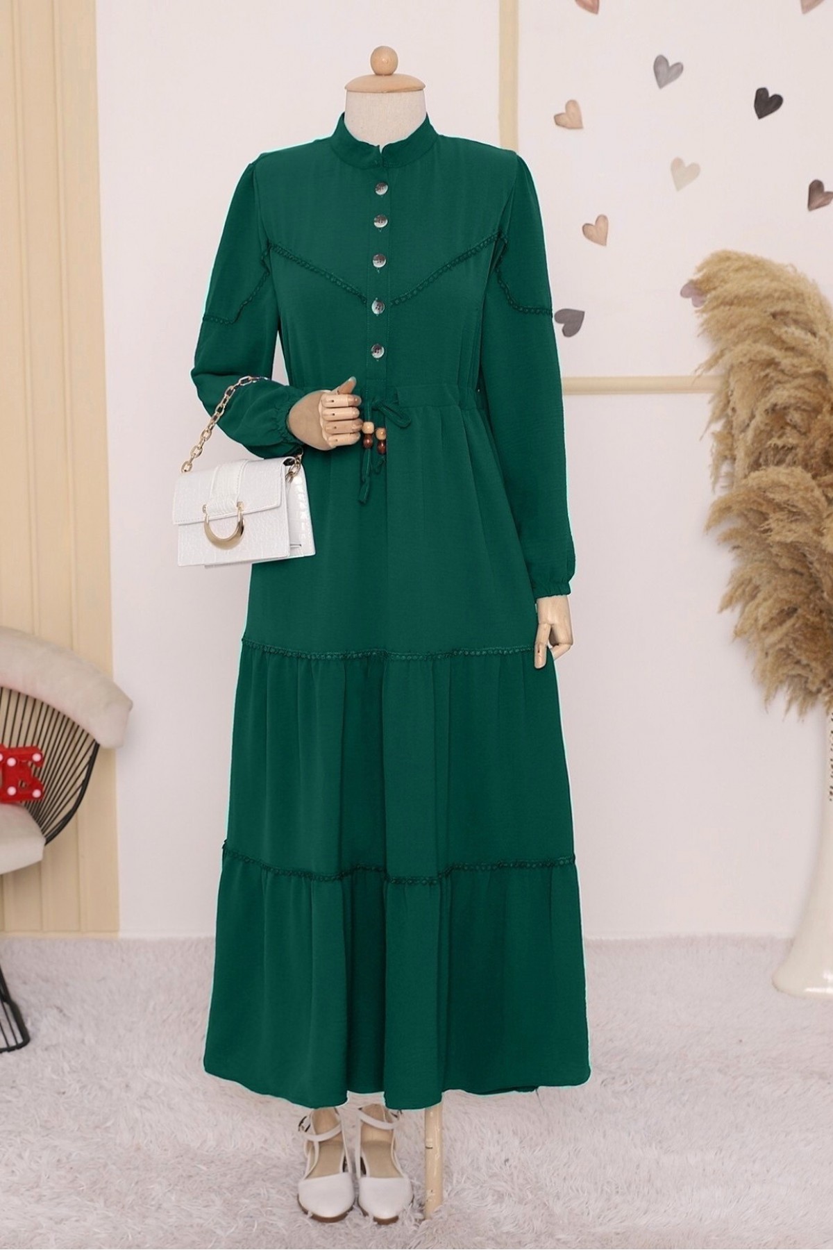 Half Buttoned Lace     -Emerald