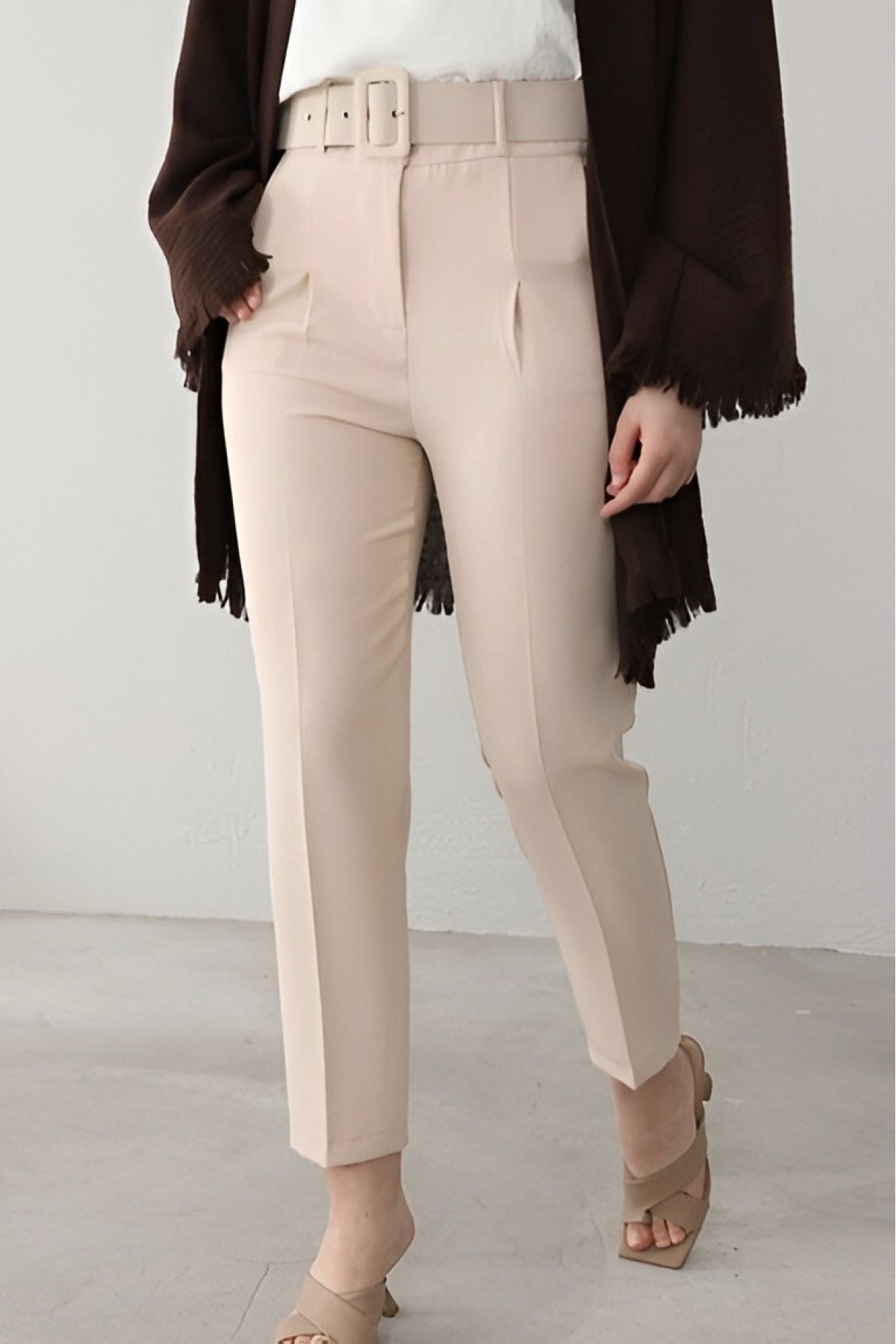 Thick Belted Fabric Trousers   - Beige detay görseli