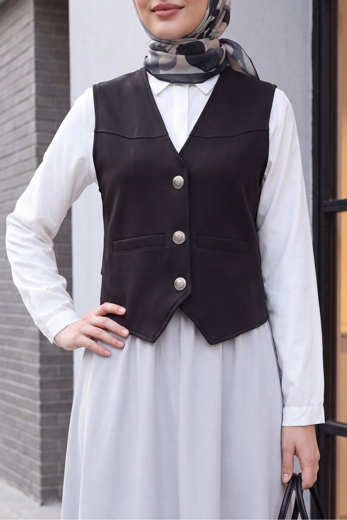 Pocket Detailed Buttoned Scuba Vest -Black