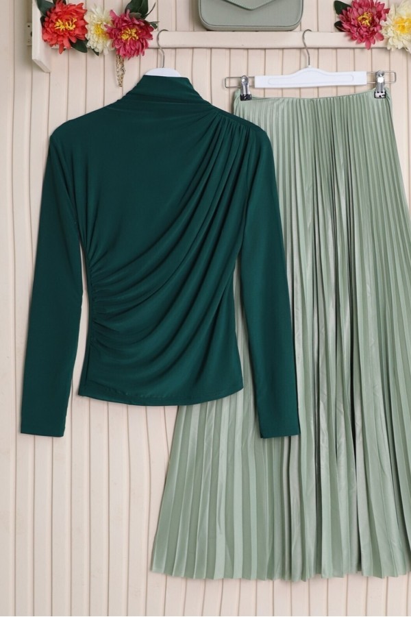 Half Neck Pleated Sandy Blouse -Emerald