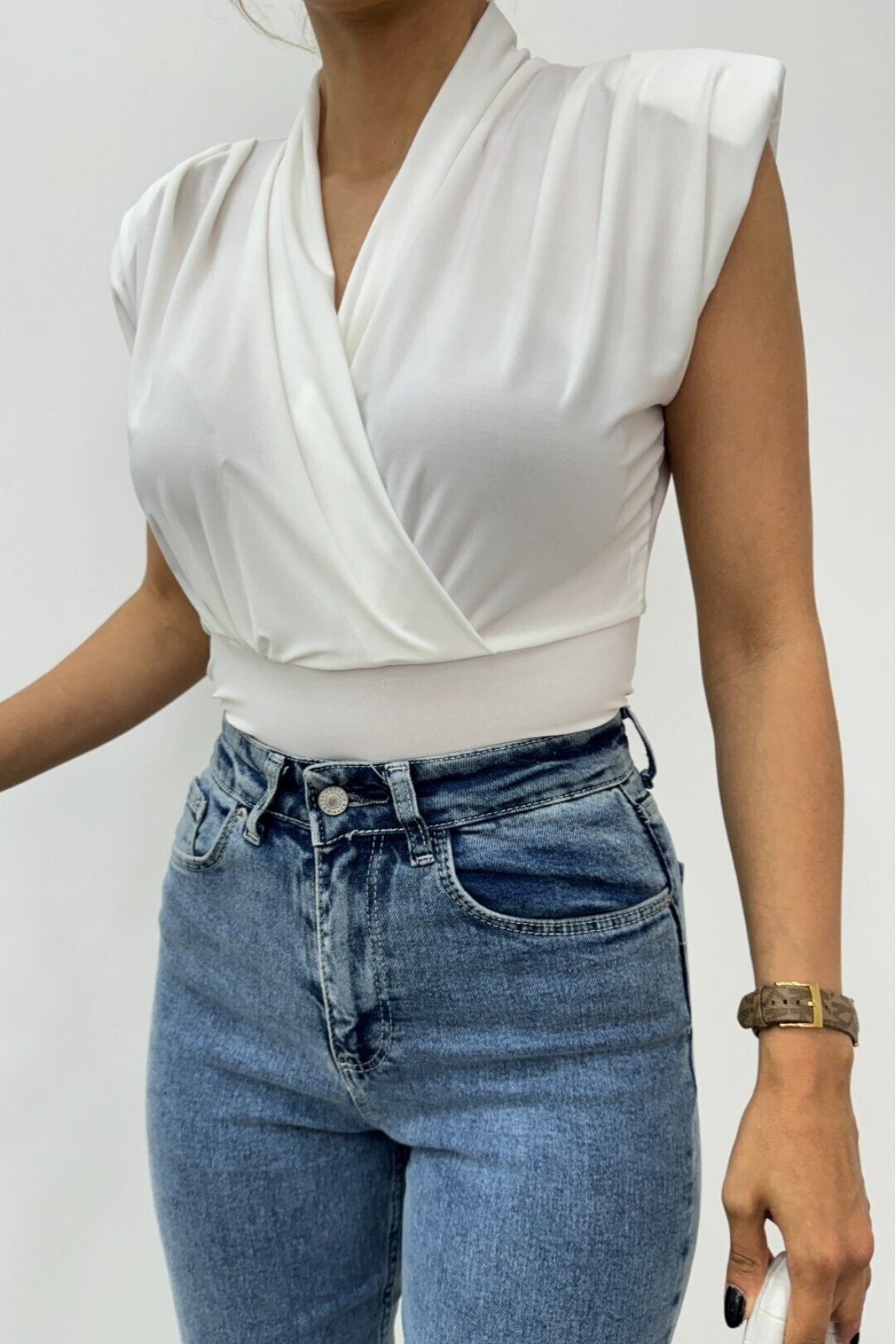Zero Sleeve Padding Double Breasted Model Sandy Blouse -White