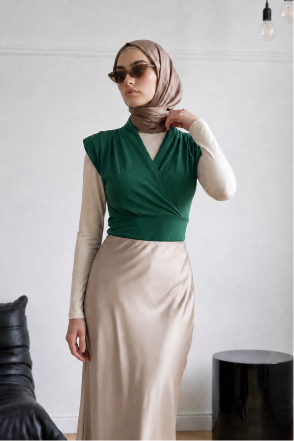 Sıfır Kol Vatkalı Kruvaze Model Sandy Bluz -Zümrüt