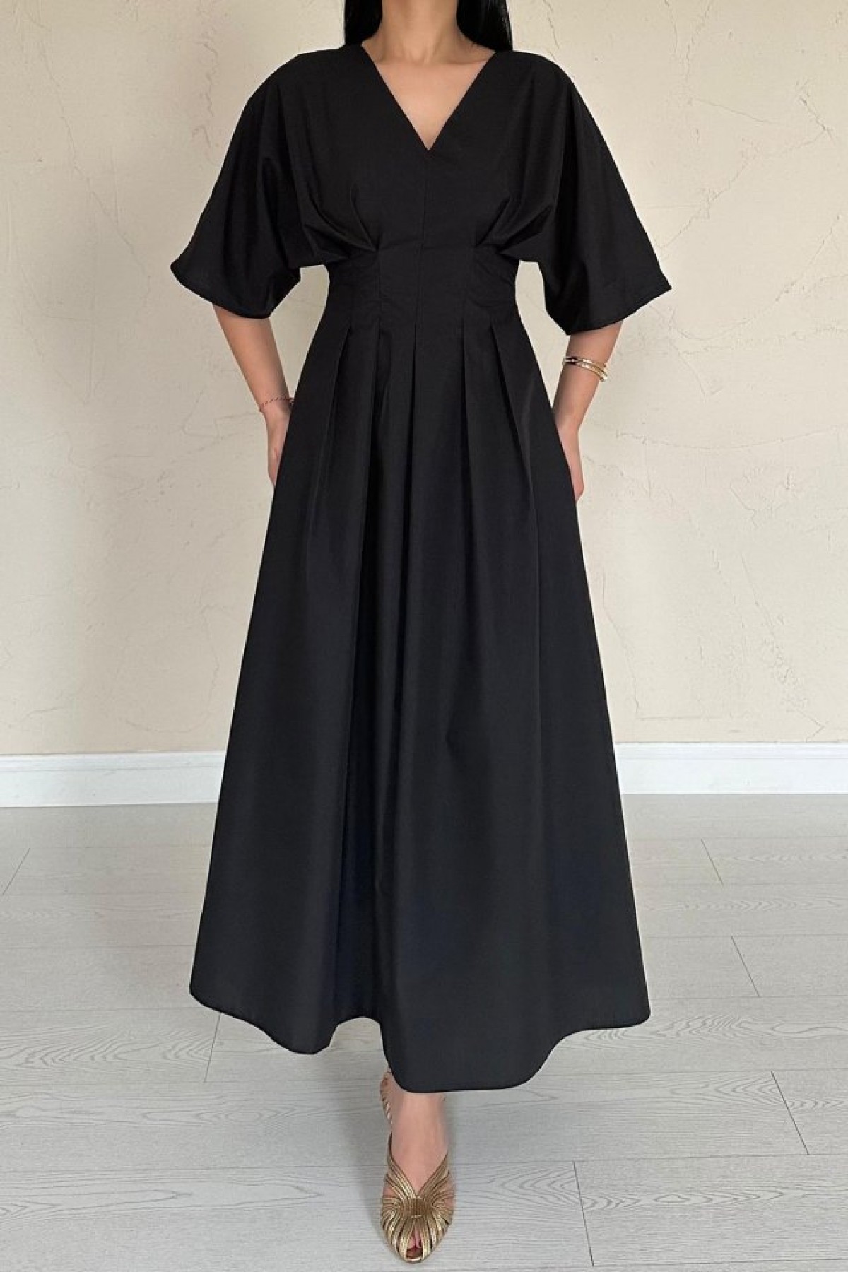 Black Pleated Long Dress detay görseli