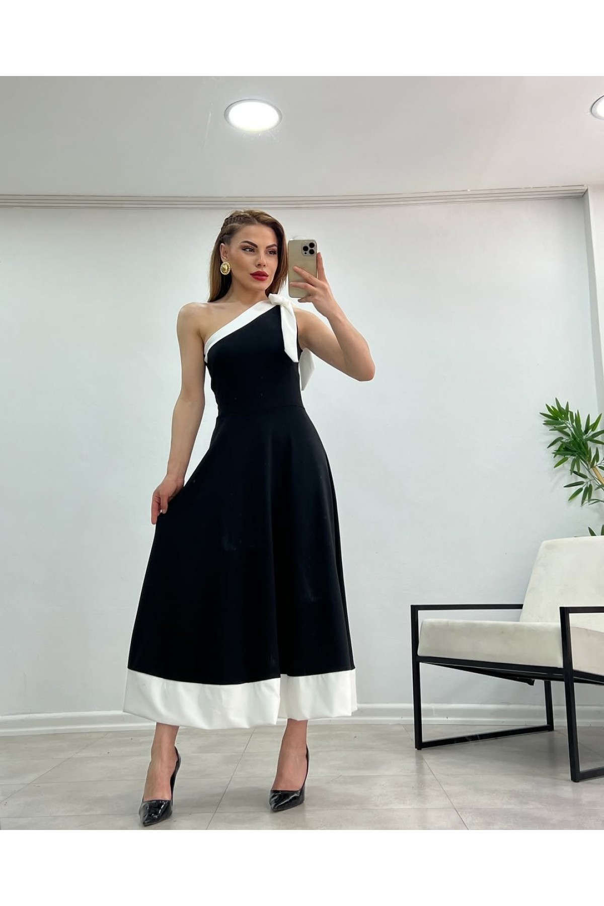Women's One-Shoulder Off-Shoulder Two-Color Imported Crepe Dress with Ribbon Detail on the Shoulders