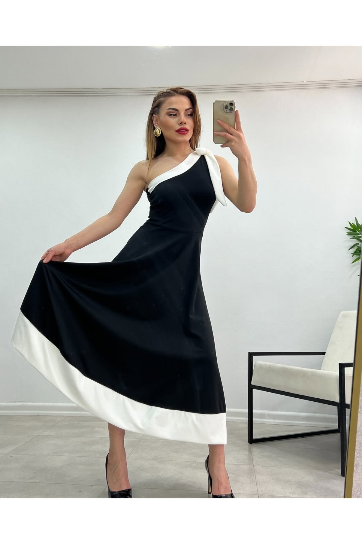 Women's One-Shoulder Off-Shoulder Two-Color Imported Crepe Dress with Ribbon Detail on the Shoulders