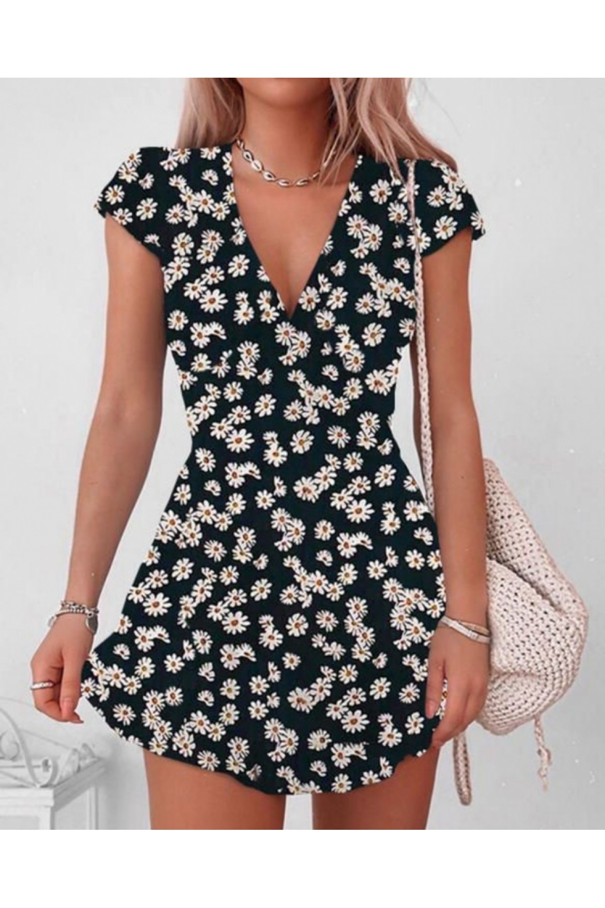 Women's Short Sleeve Double Breasted Daisy Printed Crepe Dress