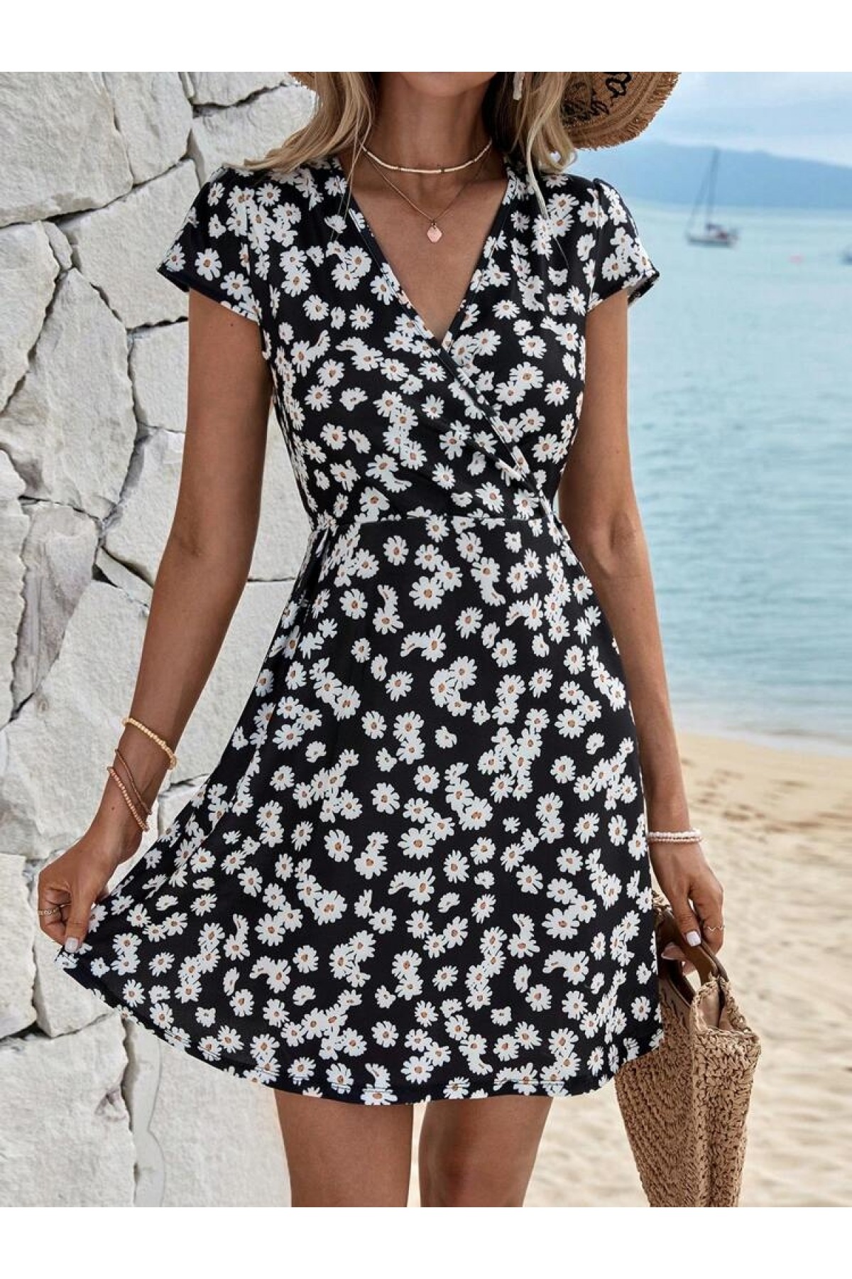 Women's Short Sleeve Double Breasted Daisy Printed Crepe Dress