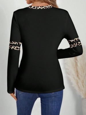 بلوزة نسائية بأكمام طويلة ورقبة على شكل حرف V من قماش الفيسكوز بنقشة جلد النمر وخيطين