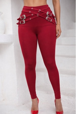 بنطال ضيق نسائي عالي الخصر بتفاصيل ثقوب متقاطعة أمامية، مصنوع من قماش سكوبا