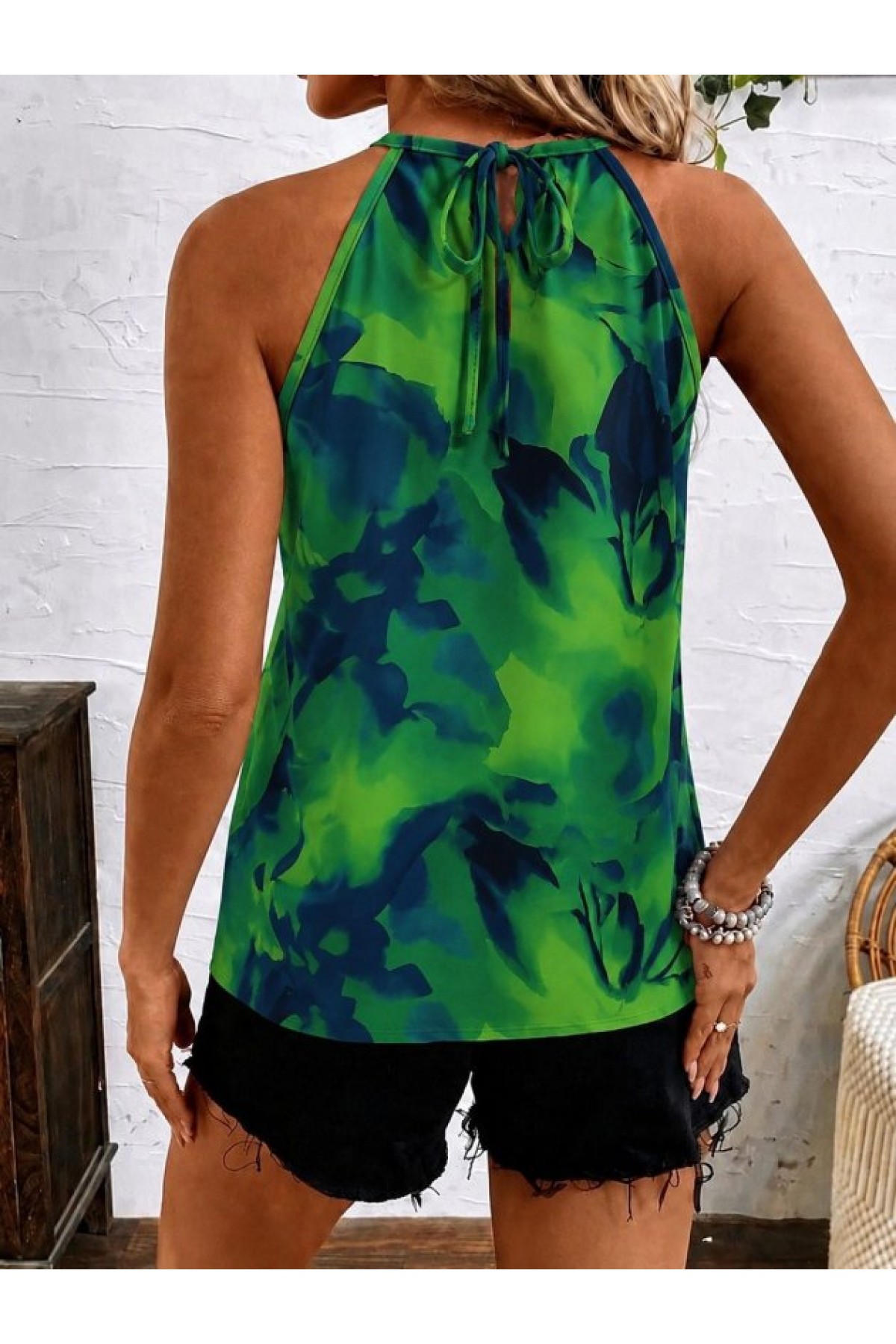 Women's Sleeveless Leopard Supreme Blouse with Neckline Detail