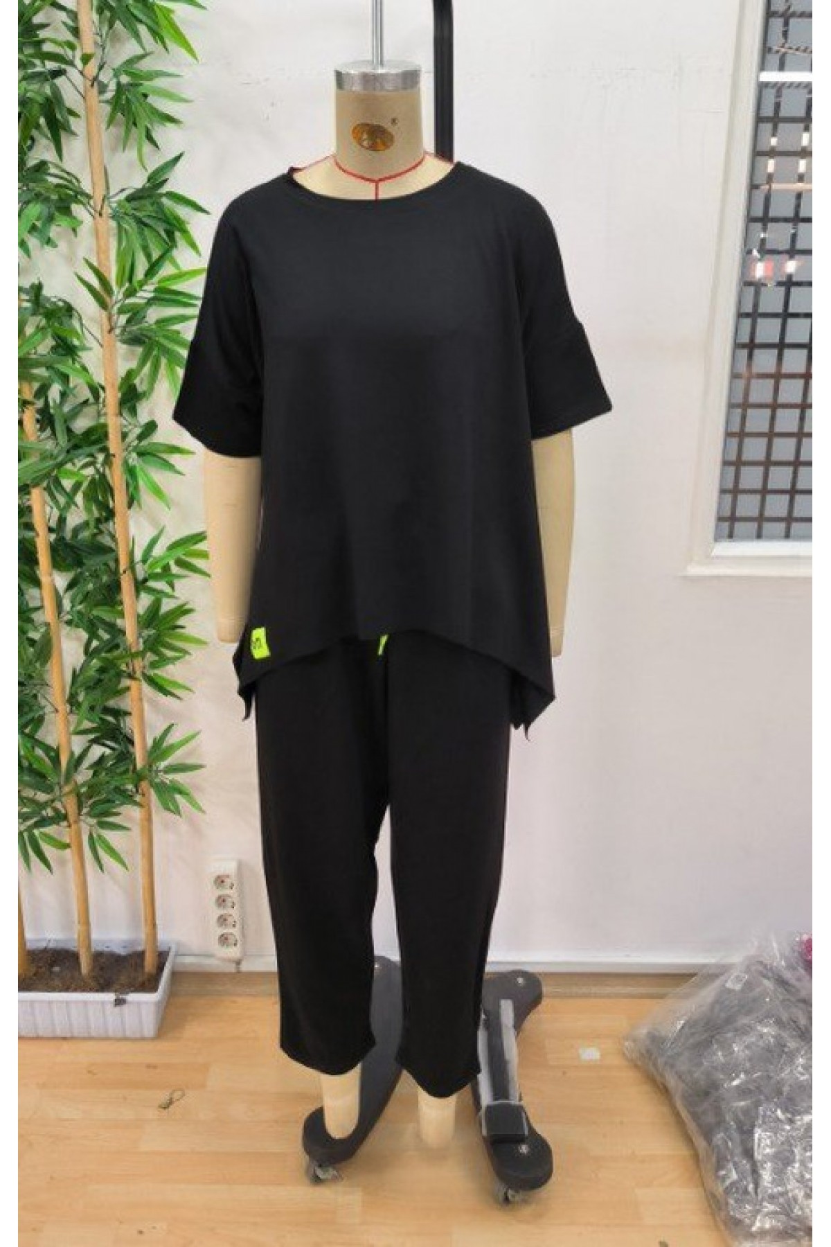 Women's Short-Sleeve Crew Neck Viscose Two-Thread Blouse and Pants Two-Piece Set