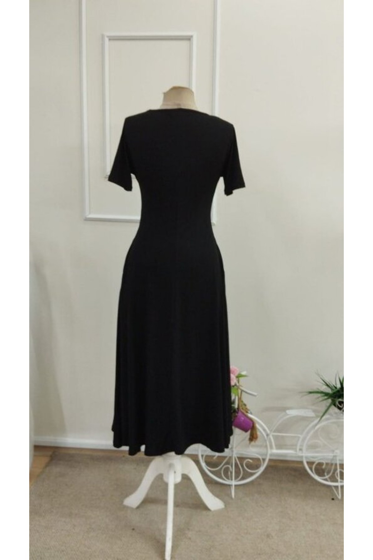 Women's Short-Sleeved V-Neck Midi Viscose Dress with Pockets
