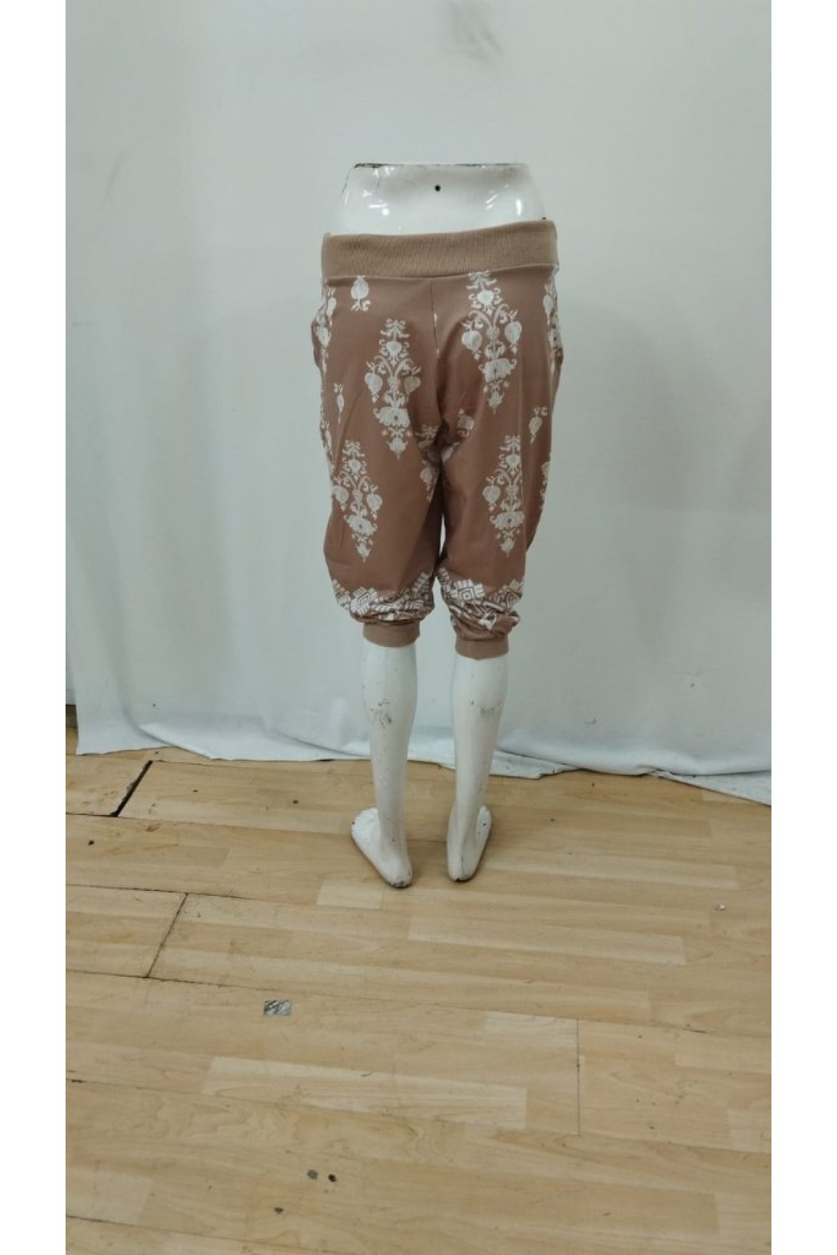 Women's Elastic Waist Ethnic Patterned Capri Supreme Pants