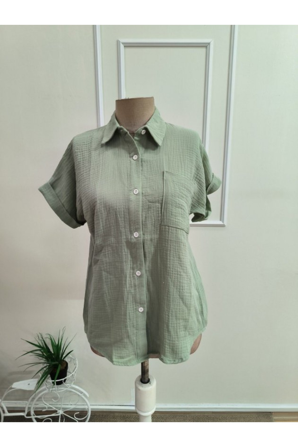 Women's Short-Sleeved Collared Button-Front Muslim Shirt