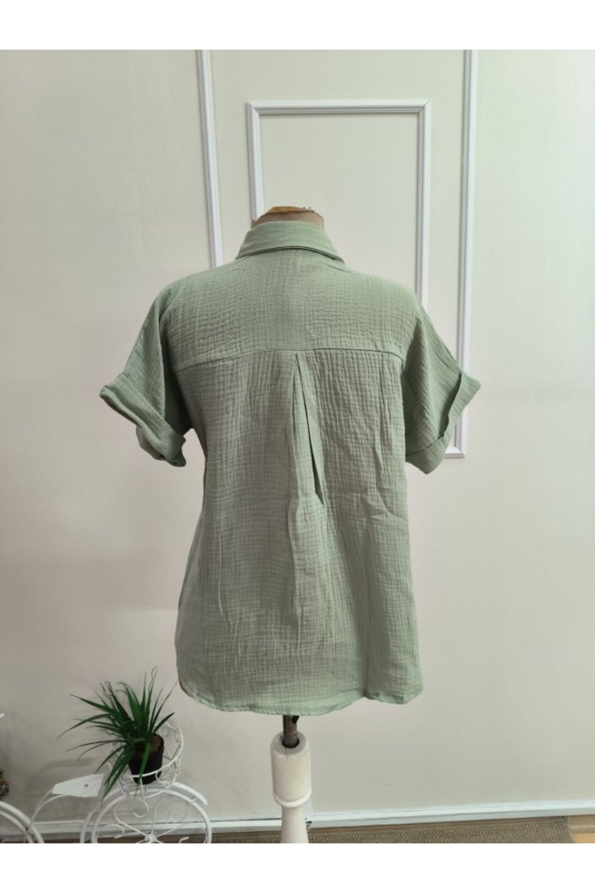 Women's Short-Sleeved Collared Button-Front Muslim Shirt