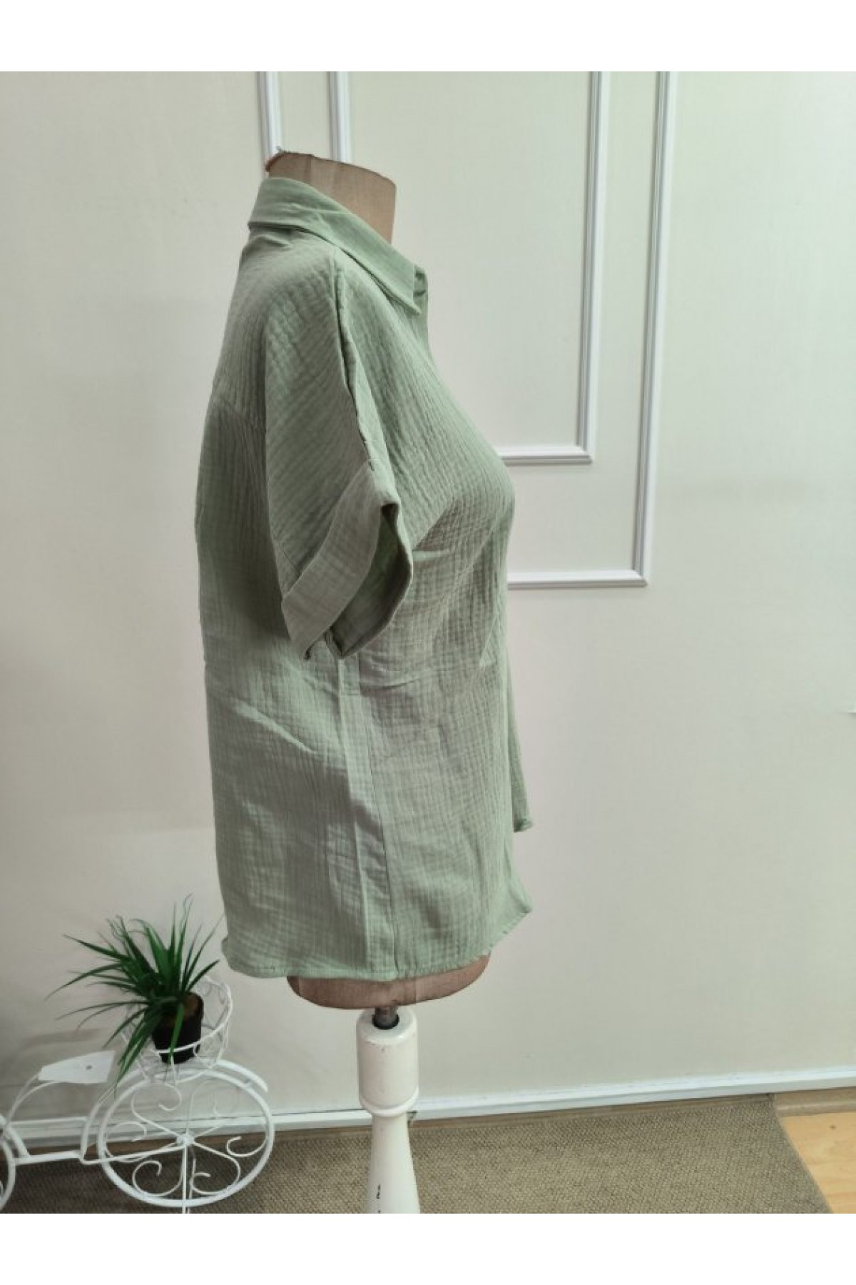 Women's Short-Sleeved Collared Button-Front Muslim Shirt