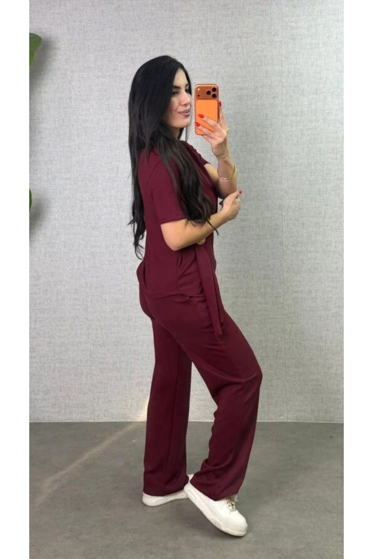 Women's Short-Sleeved Crew Neck Blouse and Pants Two-Piece Set with Side Buckle Detail, Made of Viscose Two-Thread Fabric.