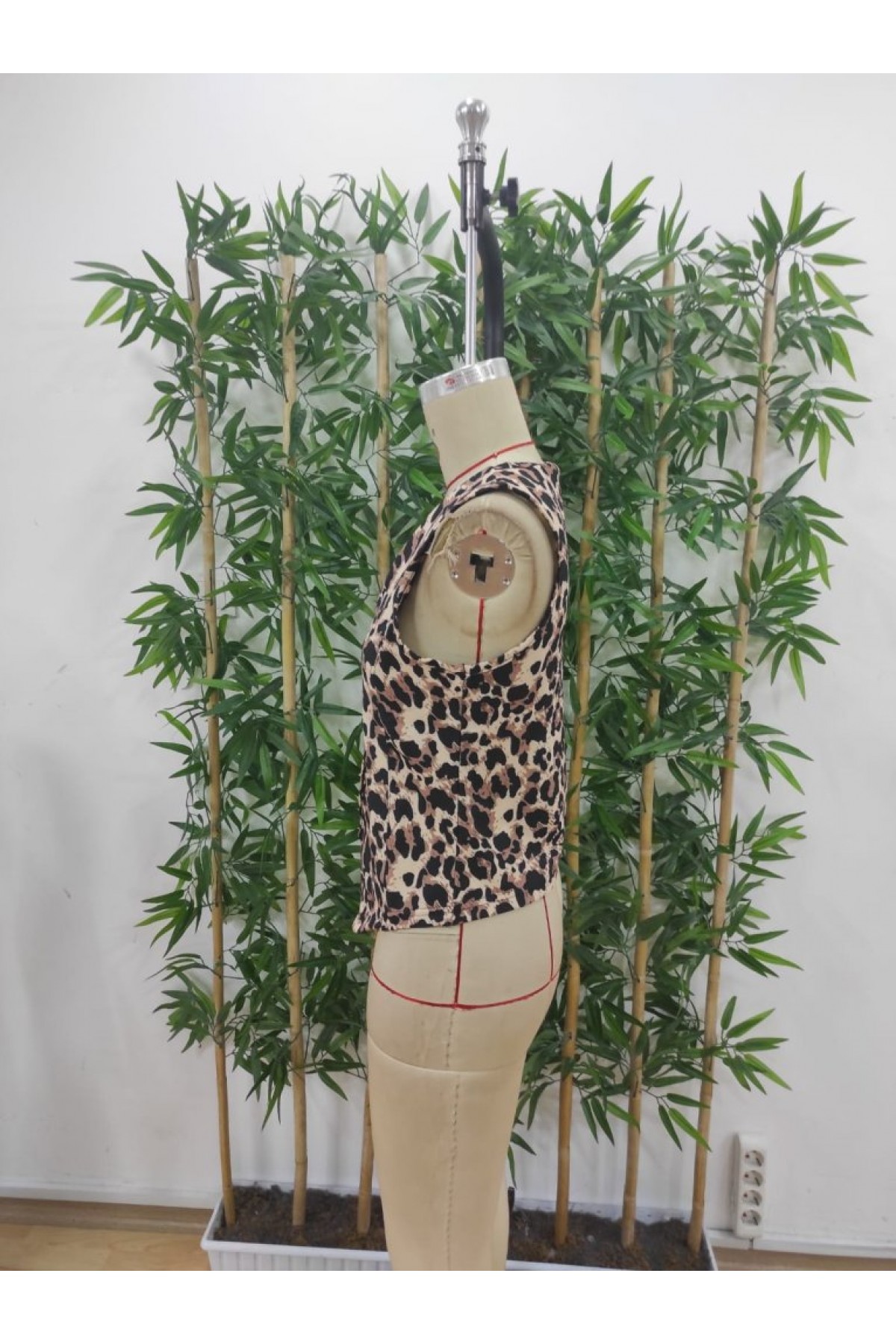 Women's Strappy V-Neck Button-Front Leopard Print Satin Jacket