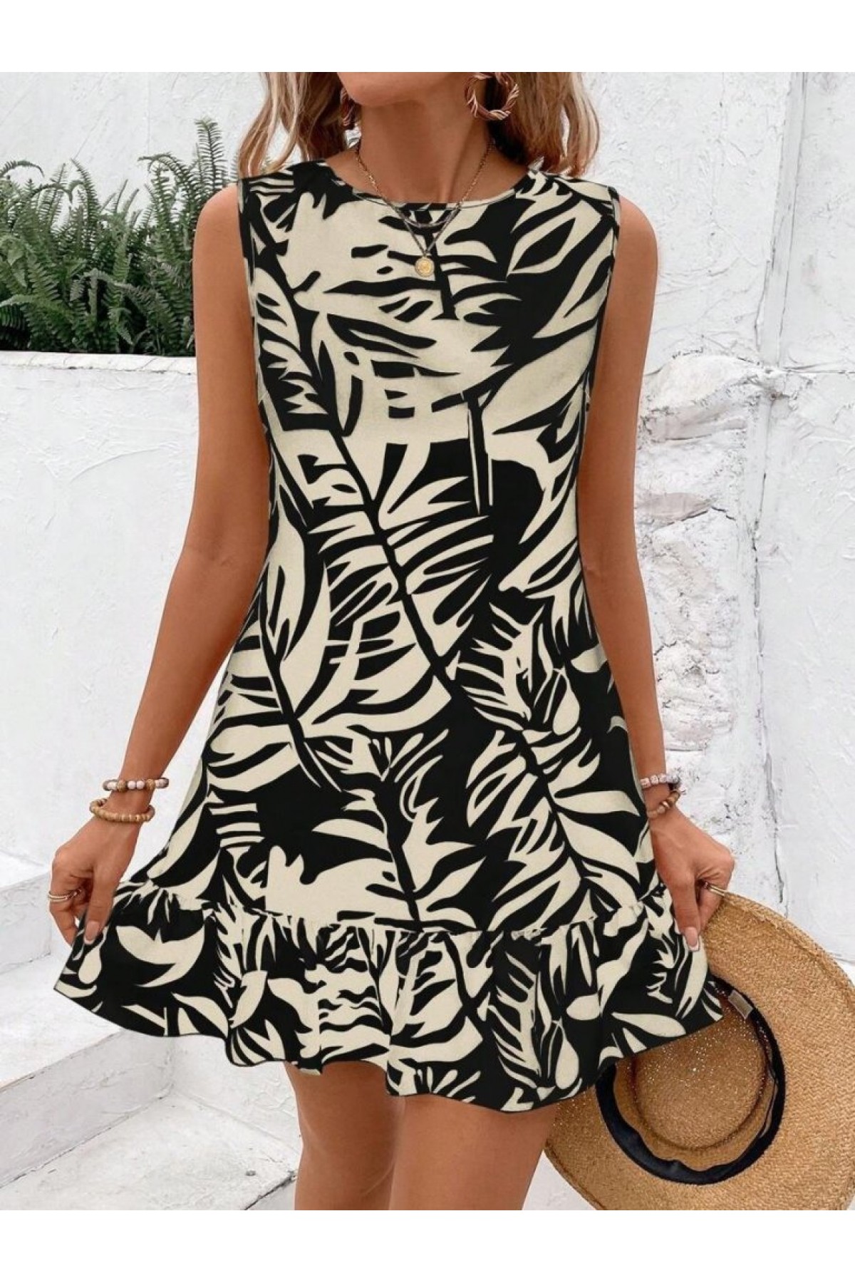 Women's Sleeveless Crew Neck Ruffled Patterned Sofia Dress