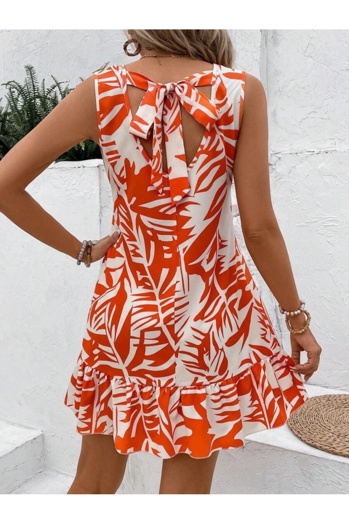 Women's Sleeveless Crew Neck Ruffled Patterned Sofia Dress