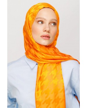 شال جاكار لامع بنقشة أسنان الكلب 