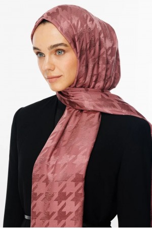 شال جاكار لامع بنقشة أسنان الكلب 