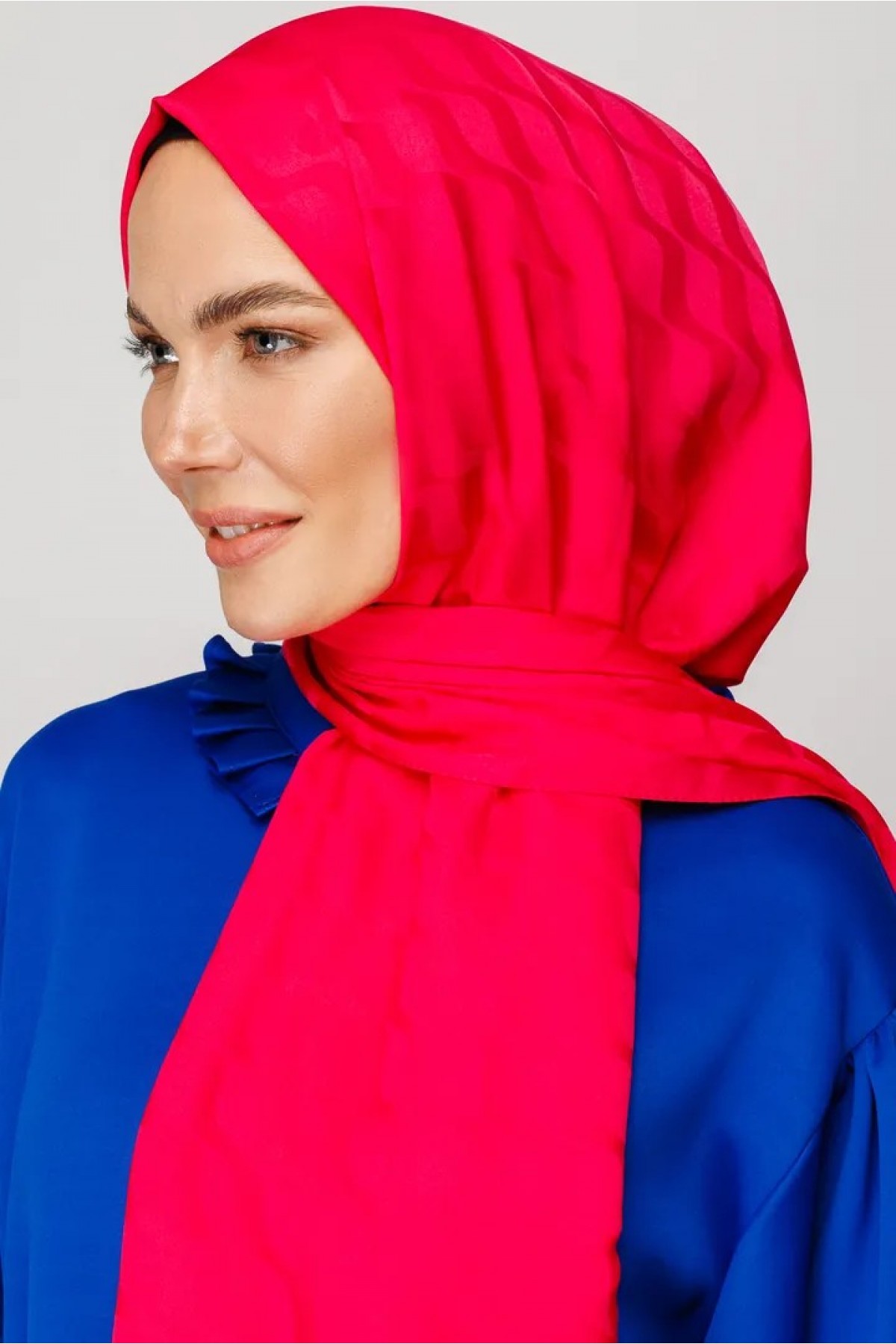 وشاح جاكار حريري بنمط موجي 