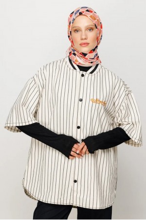 Prism Pattern Pleated Scarf 