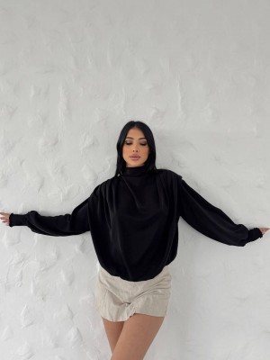 Vatkalı Dökümlü Bluz