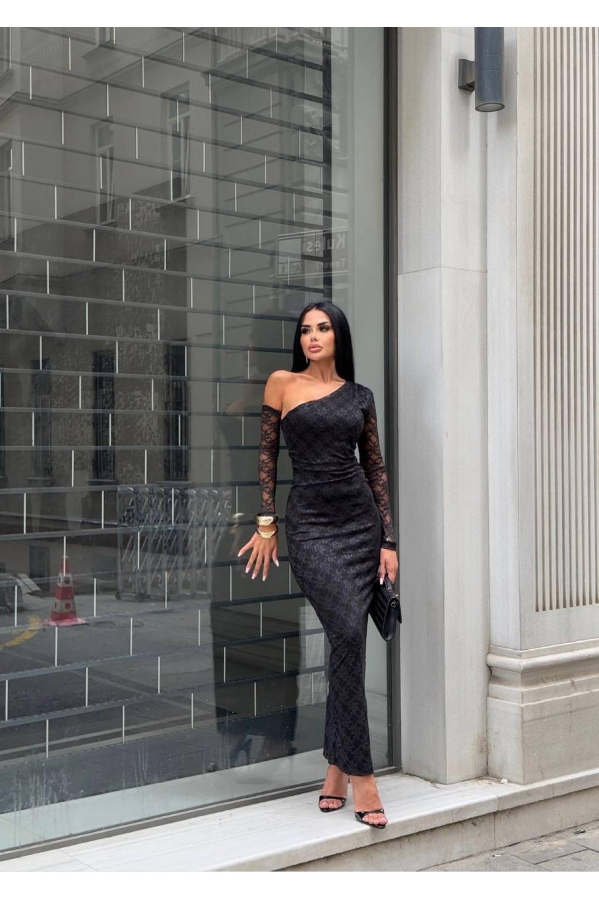 PORTABLE SLEEVE DRESS