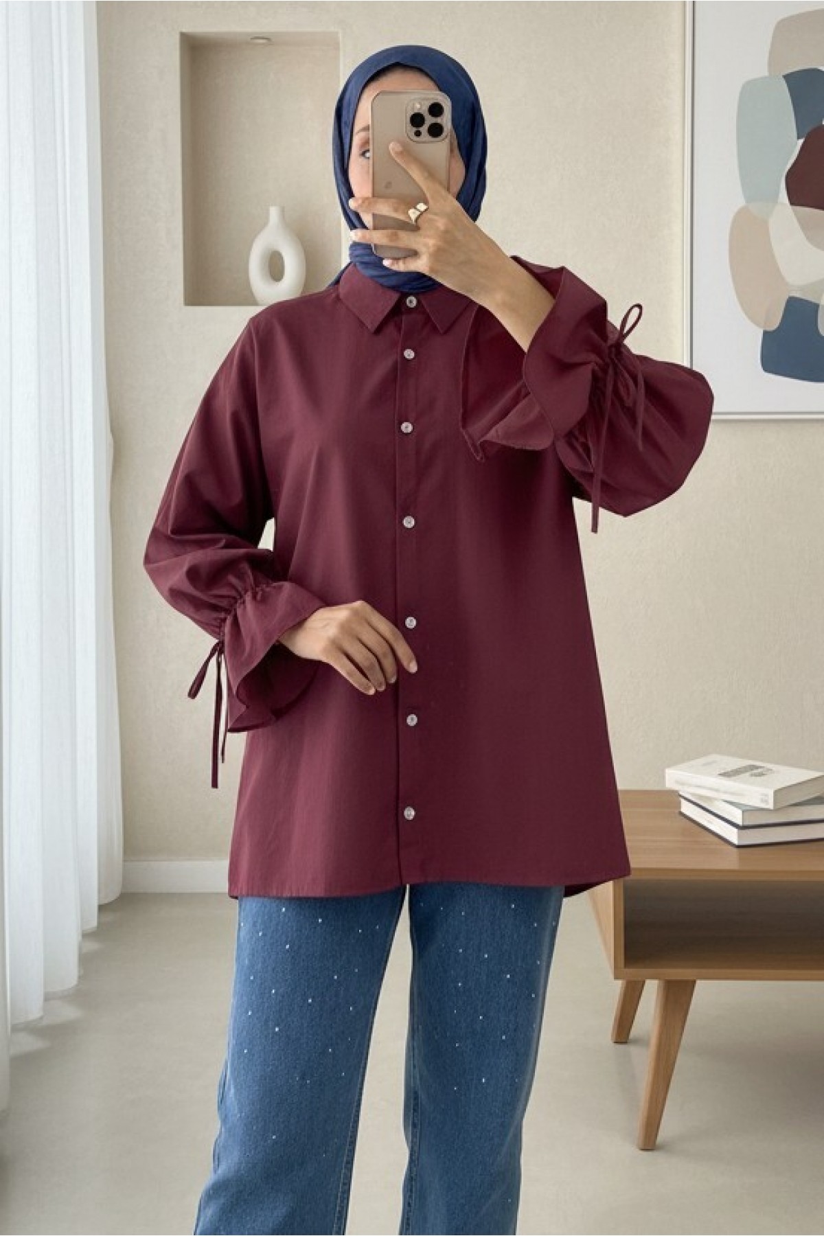 Shirt with gathered sleeves and pleated back  -Maroon