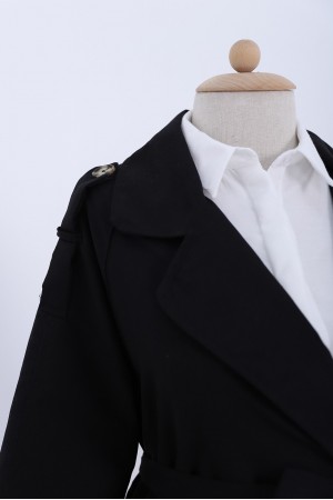 Kapaklı Cepli Kolu Bağcıklı Trençkot -Siyah