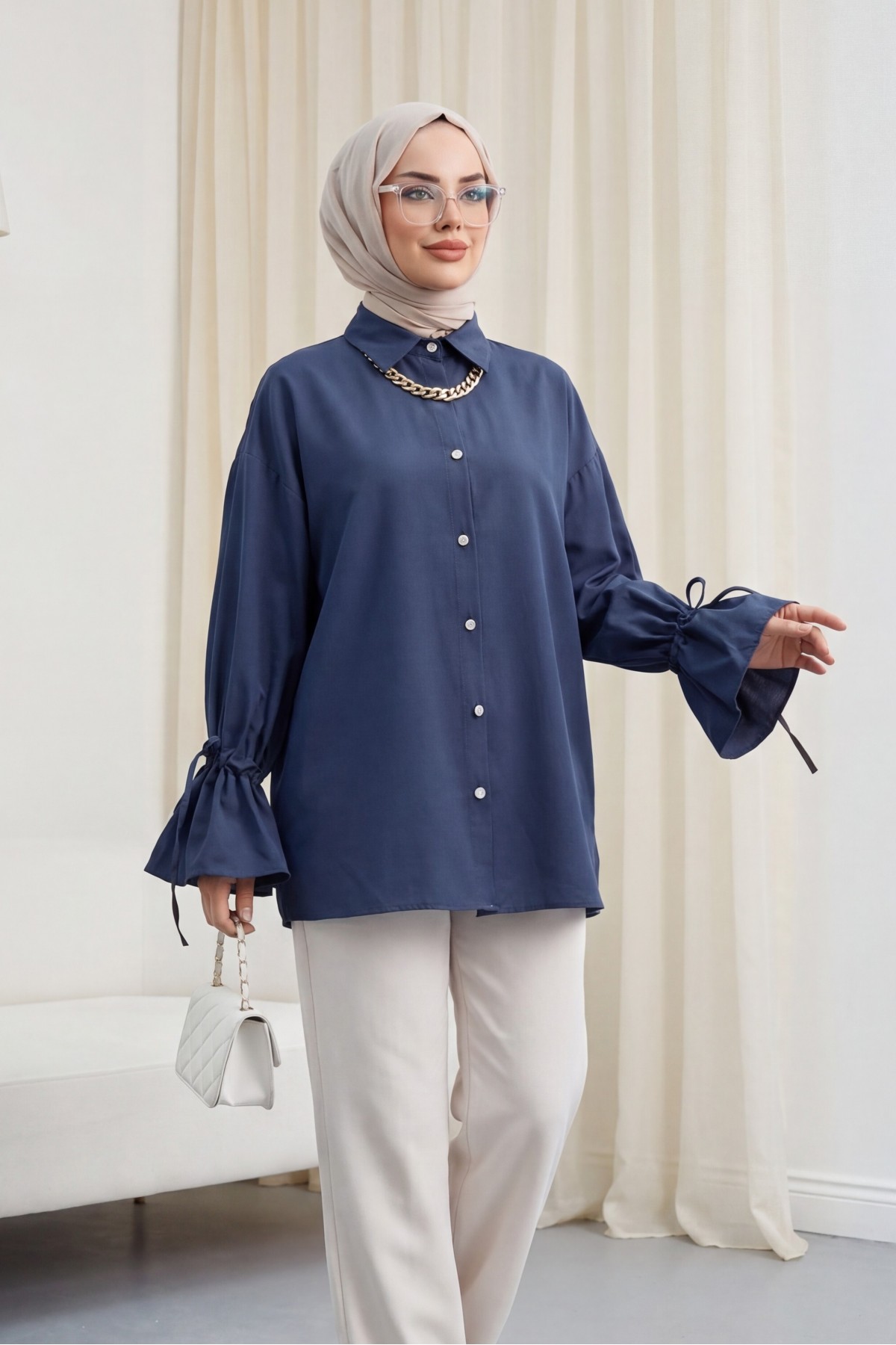 Shirt with gathered sleeves and pleated back -Navy blue
