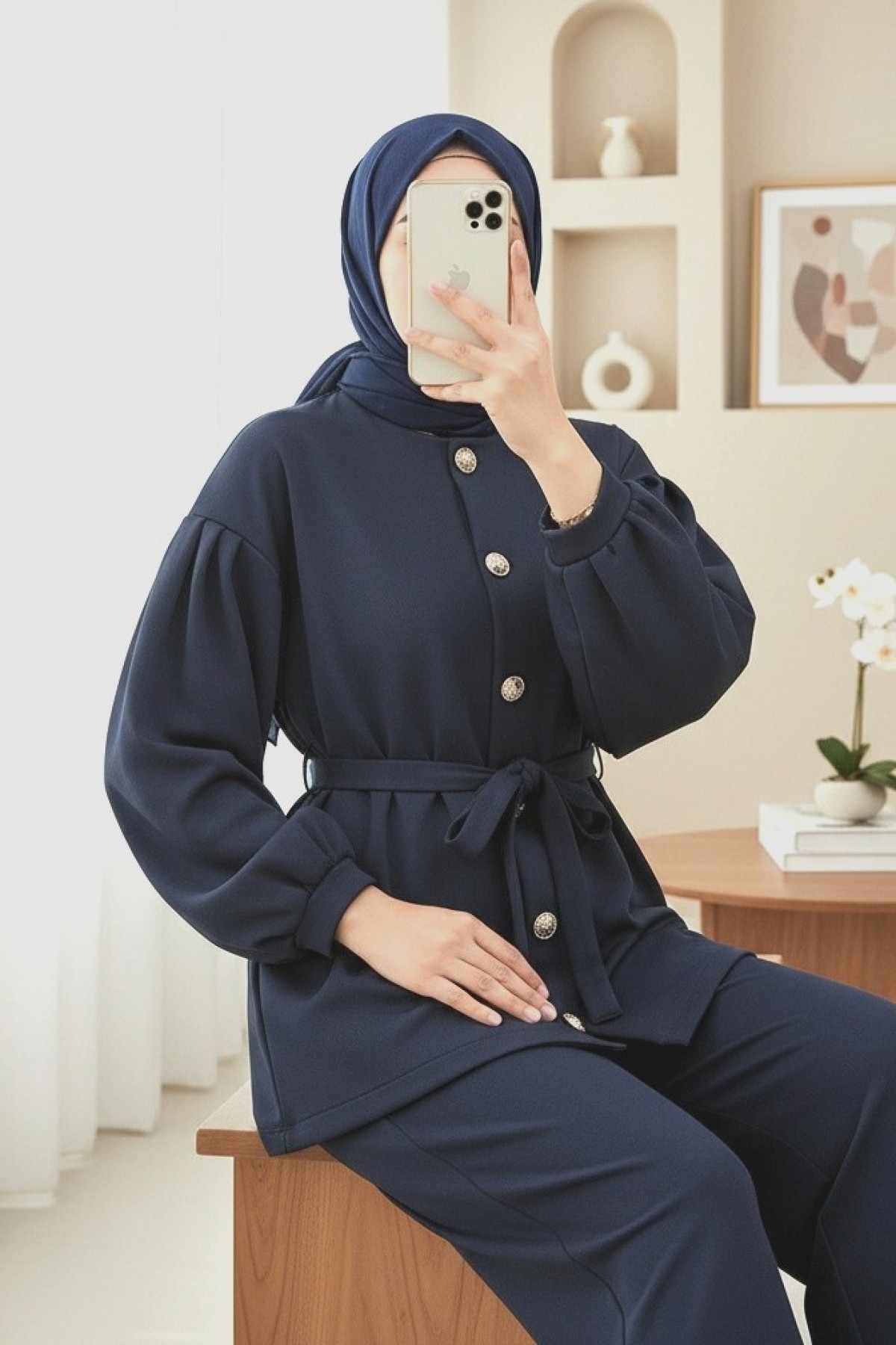 بدلة غوص بأكمام منفوخة وحزام خصر وأزرار -كحلي