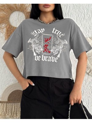 Yuvarlak Yaka Baskılı Crop Tişort -Gri