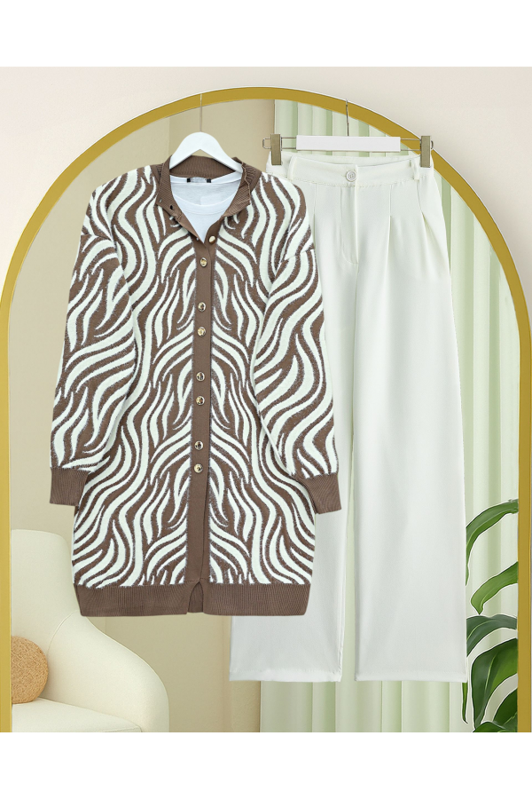 Düğmeli Zebra Desen Sakallı Triko Hırka -Açık Kahve