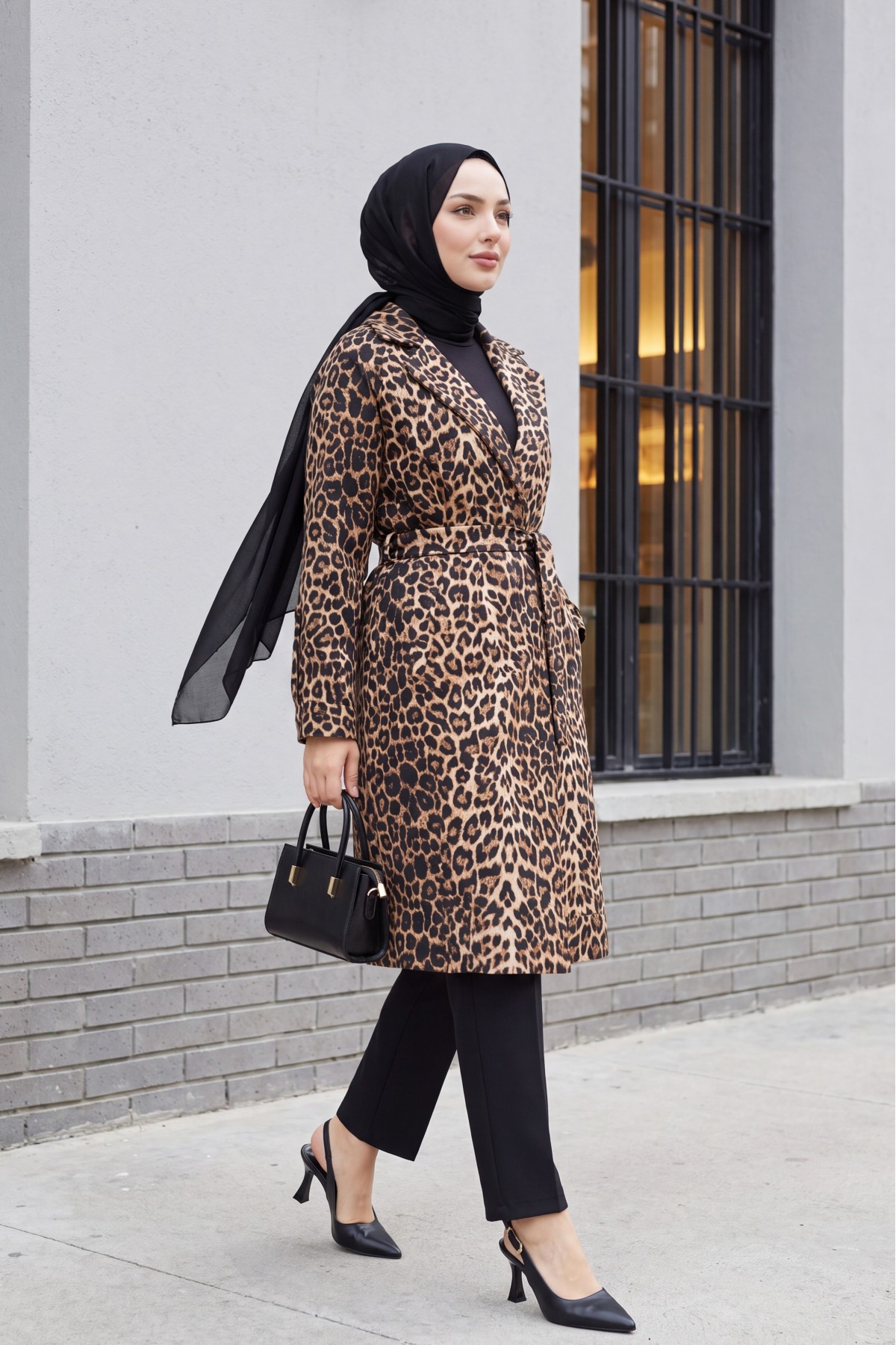 Leopar Desenli Kemerli Cepli Astarlı Kaşe Kap -Leopar