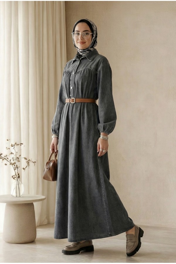 Half-buttoned denim dress with elasticated cuffs and belt. -Smoked 