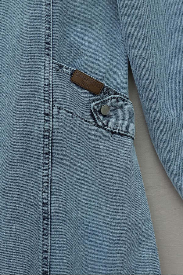 Hooded denim jacket with pockets, elasticated cuffs, and front zip closure. -Ice Blue