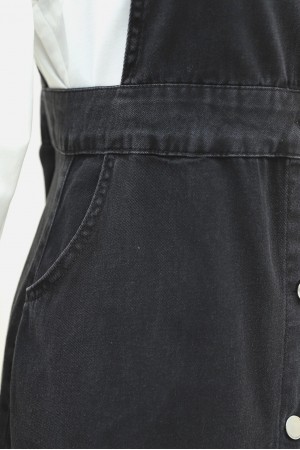 Önden Düğmeli Yan Cepli Eteği Fırfırlı Kot Jile -Siyah