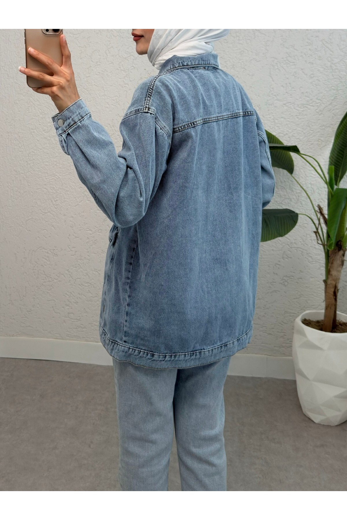 Denim Jacket with Flap Pocket and Sprinkled Stone Detail -Ice Blue detay görseli