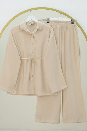 Yakası Taşlı Belden Bağlamalı Pantolonlu Takım -Bej