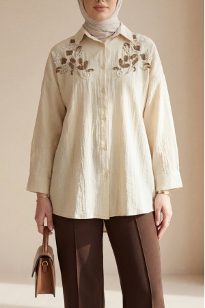 Çiçek Boncuk Desenli Düğmeli Çilek Gömlek -Bej