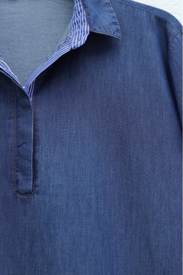 Button-down collar, pockets, folded-down sleeves, trimmed Tencel denim dress -Navy blue