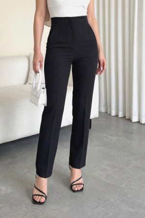 Zra Pleated Carrot Trousers -Black