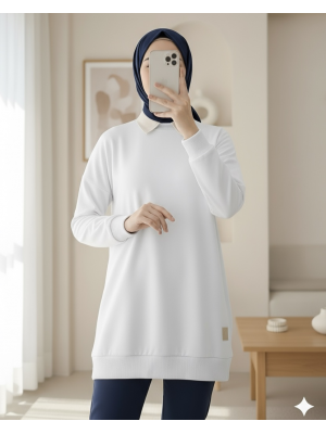 Bisiklet Yaka Yırtmaçlı Armalı Sweat   -Beyaz