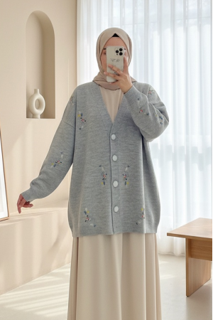 Çiçek Nakışlı Parlak Düğmeli Triko Hırka -Gri