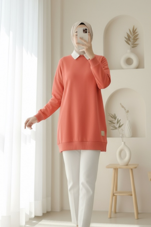 Bisiklet Yaka Yırtmaçlı Armalı Sweat  -Nar Çiçeği