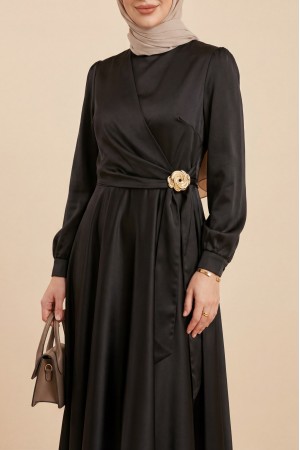 Beli Yandan Bağcıklı Tokalı Saten Abiye -Siyah